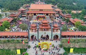 Description: Kết quả hình ảnh cho chùa ba vàng